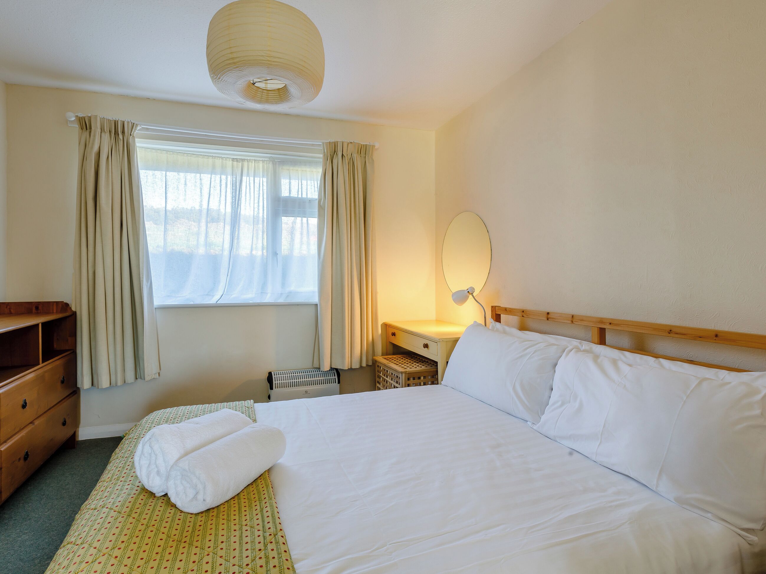 2 bedrooms, bed sheets