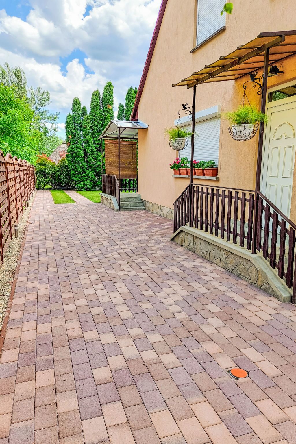 المنطقة المحيطة بالمنشأة