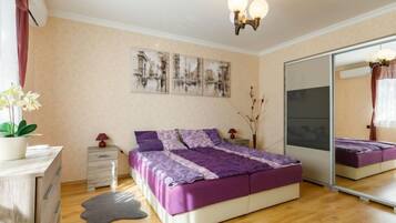 4 عدّة غرف نوم وخدمة الإنترنت