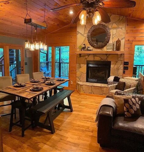 Rally Point, Creekside retreat in the Smokies`