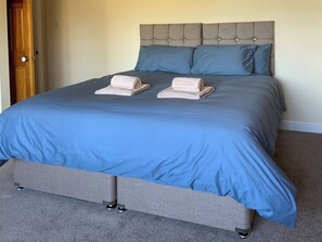 3 dormitorios, wifi gratis, ropa de cama