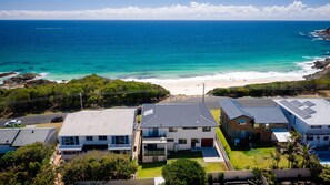 Aerial view - Burgess Beach 1 (Forster)