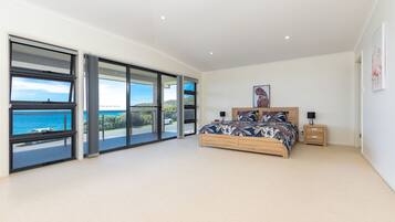 House | 4 bedrooms, individually decorated, individually furnished