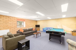 Departamento, 4 habitaciones | Área de sala de estar