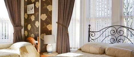 5 bedrooms, free WiFi, bed sheets