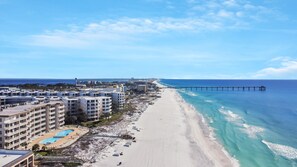 On the beach - Summer Place 206 ~ Oceanfront 3BR ~ Stunning Views! (Fort Walton Beach)