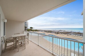 Outdoor dining - Summer Place 206 ~ Oceanfront 3BR ~ Stunning Views! (Fort Walton Beach)