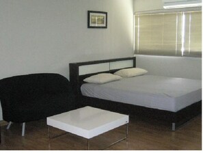 Apartment, 2 Bedrooms, City View | Living area - T8 Guest House Don Mueang Challenger, Located in Bangkok (Pak Kret)