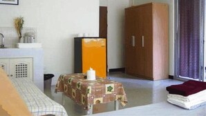 Habitación, 1 habitación, vistas a la ciudad | 1 dormitorio y wifi