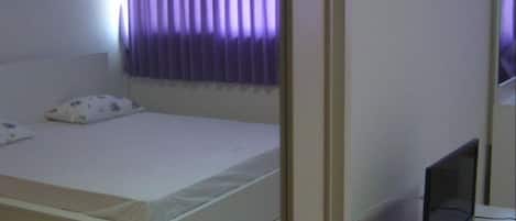 Shared Dormitory, 1 Bedroom | 1 bedroom, WiFi