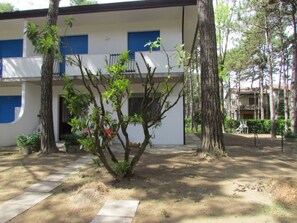 อพาร์ทเมนท์, 2 ห้องนอน, ลานระเบียง, วิวสวน | บริเวณภายนอก