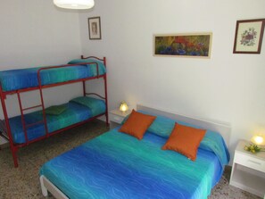 Huoneisto, 2 makuuhuonetta, parveke, kaupunkinäköala | 3 makuuhuonetta, vuodevaatteet