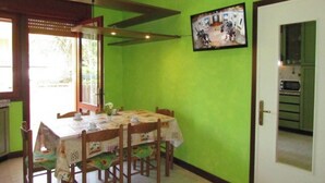 Apartemen, 1 kamar tidur, Boleh Merokok, balkon | Ruang makan