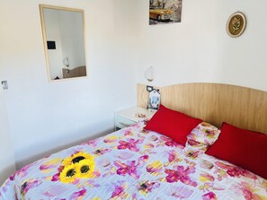 Apartment, 1 Schlafzimmer, Balkon, Stadtblick | 2 Schlafzimmer, Bettwäsche