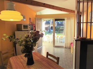 Appartement, 2 chambres, patio, vue jardin | Coin séjour