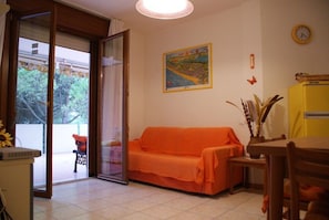 Apartment, 2 Bedrooms | Interior