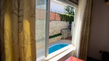 Quarto, 1 quarto, acessível, para fumantes | Piscina | Piscina externa