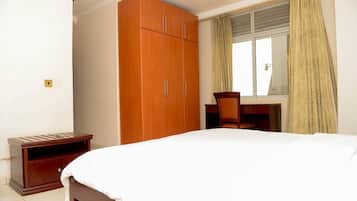 1 bedroom, bed sheets