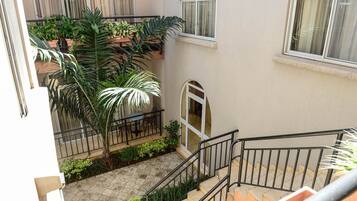 Room, 1 Bedroom, Accessible, Smoking | Hallway