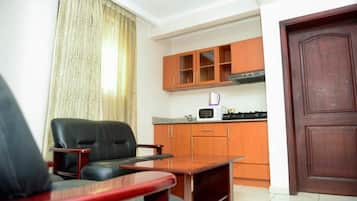 Room, 1 Bedroom, Accessible, Smoking | 1 bedroom