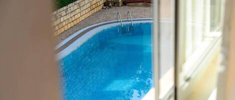 Chambre, 1 chambre, accessible aux personnes à mobilité réduite, fumeur | Piscine | Piscine extérieure