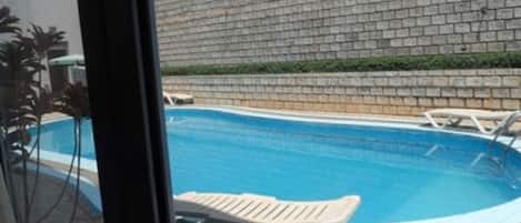 Chambre, 1 chambre, accessible aux personnes à mobilité réduite, fumeur | Piscine | Piscine extérieure