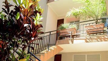 Room, 1 Bedroom, Accessible, Smoking | Hallway