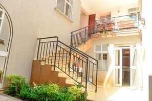 Room, 1 Bedroom, Accessible, Smoking | Hallway