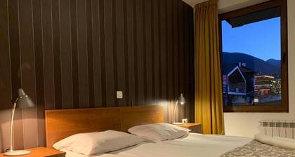 Room-granat Double Room 1- Next to Gondo