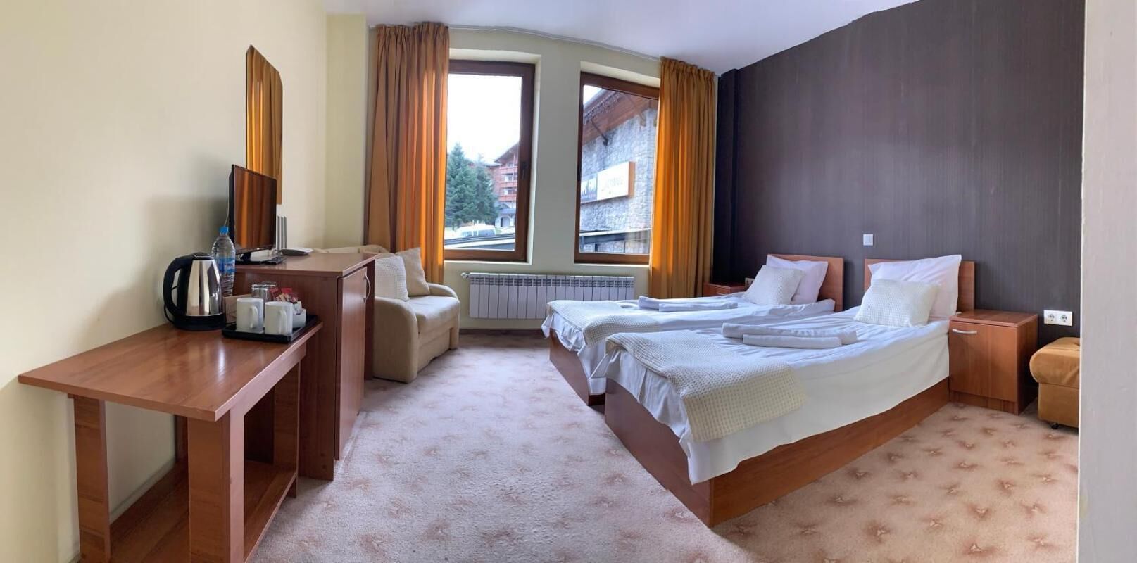 1 bedroom, bed sheets