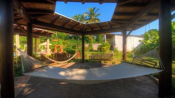 Bungalow, 1 chambre, fumeur, terrasse | Enceinte de lâhĂ©bergement