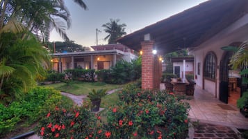 Bungalow, 1 habitación, para fumadores, Terraza | Restaurante al aire libre