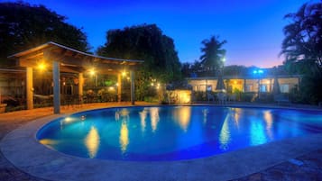 Bungalow, 1 Schlafzimmer, Raucher, Terrasse | Pool