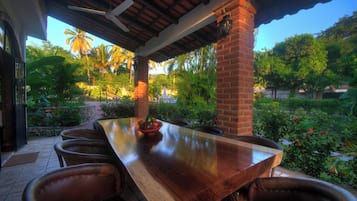 Bungalow, 1 soverom, røyk, terrasse | Utendørsservering