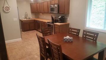 House, 3 Bedrooms, Patio, River View | Interior