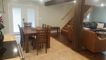 House, 3 Bedrooms, Patio, River View | Dining room