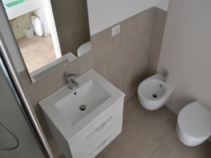 Apartment, 3 Schlafzimmer, Raucher, Balkon | Badezimmer