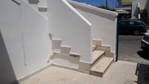Apartment, 2 Bedrooms, Smoking, Balcony | Property grounds