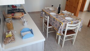 Apartment, 2 Schlafzimmer, Raucher, Balkon | Speisen