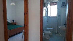 Appartement, 2 chambres, fumeur, balcon | Salle de bain