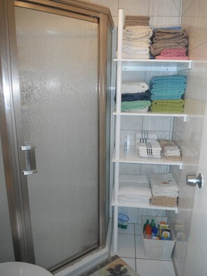 Apartment, 1 Schlafzimmer, Raucher, Balkon | Badezimmer | Shampoo