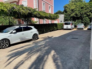 Room, 1 Bedroom, Balcony, Garden View | Property grounds
