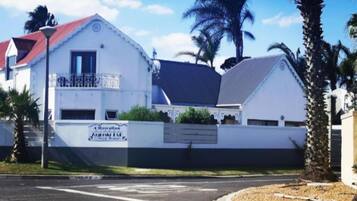 Room, 1 Bedroom, Terrace, Garden View | Front of property