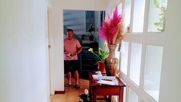 Room, 1 Bedroom, Accessible, Smoking | Interior