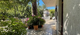 Room in House - S1 - Double Room With Private Ensuite Bathroom in Jelsa on Hvar