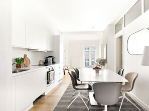 Dining room - Leaves 1 - Charming Ap for 8 Persons in Central Copenhagen (Copenhagen)