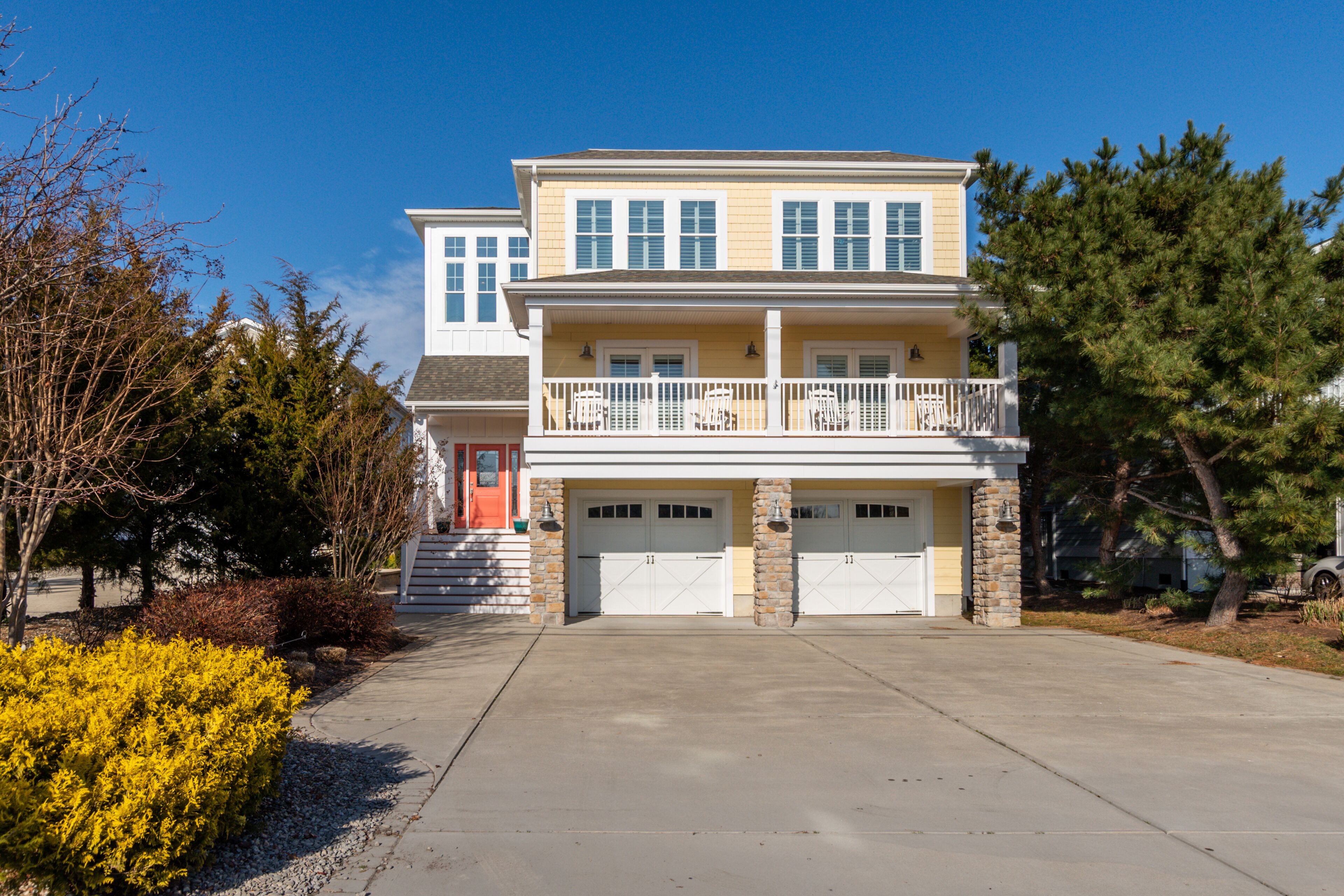 5 Cape Henlopen Dr - Close to the beach with a PRIVATE POOL!