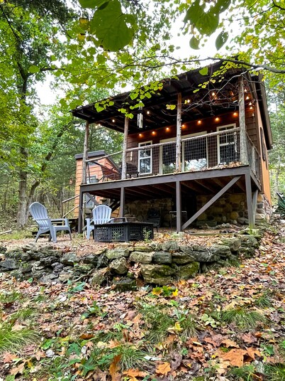 Off Grid tiny cabin on riverfront property 