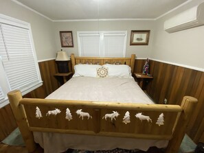 2 dormitorios, tabla de planchar con plancha, cuna de viaje