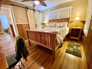 2 bedrooms, iron/ironing board, travel cot, free WiFi